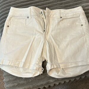 Midi white shorts